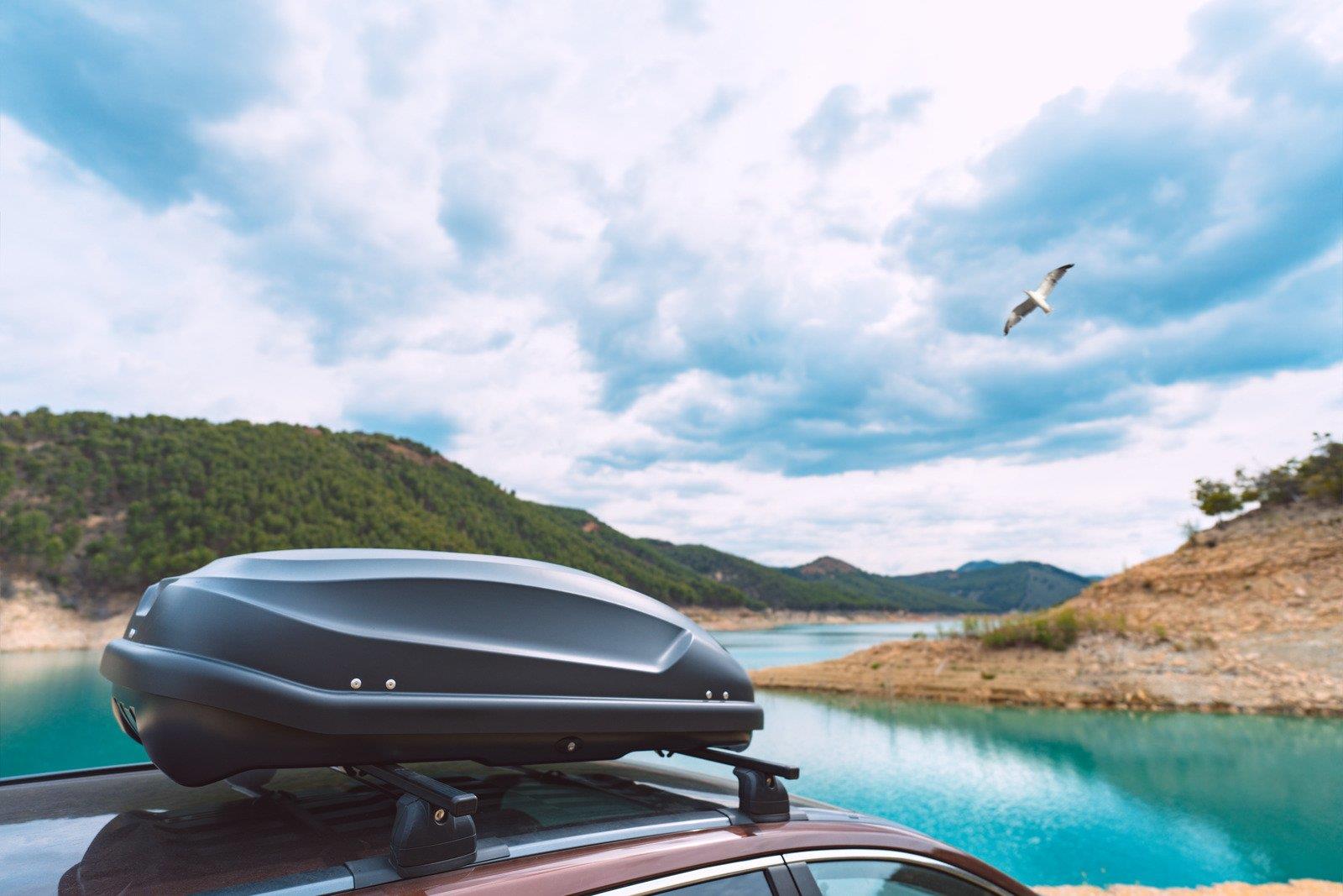 Jak dobrać bagażnik dachowy? – rodzaje bagażników, nośność, dopasowanie do samochodu.