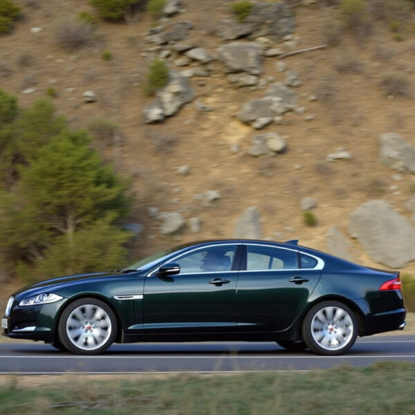 Jaguar S-Type – opinie, cena, dane techniczne, wymiary, spalanie, osiągi
