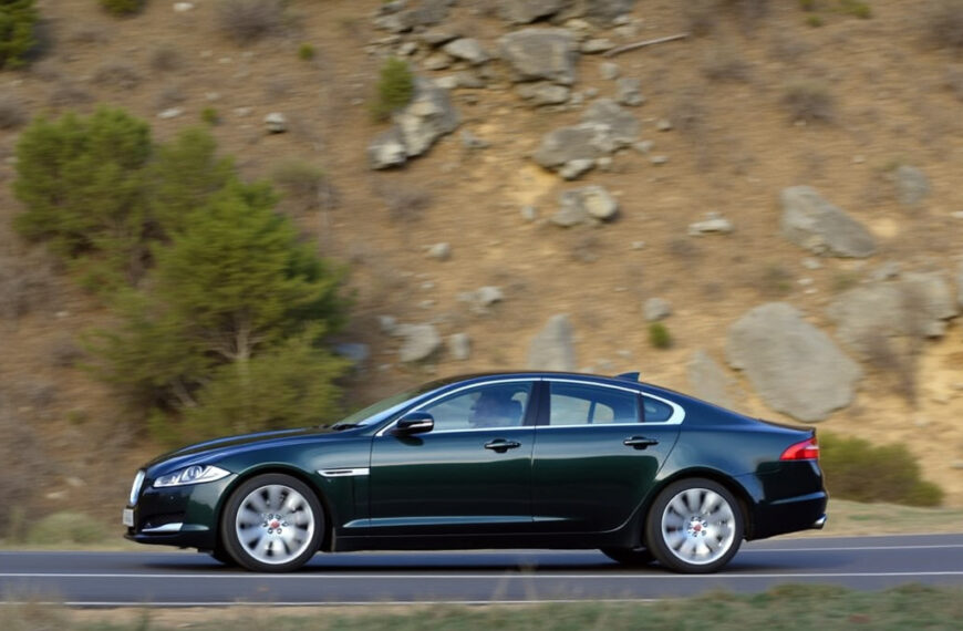 Jaguar S-Type – opinie, cena, dane techniczne, wymiary, spalanie, osiągi