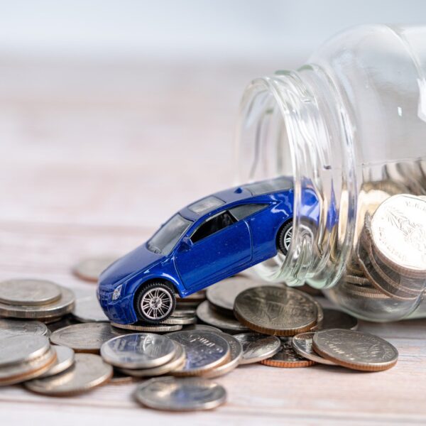 Porównanie kosztów eksploatacji samochodów benzynowych, hybrydowych i elektrycznych: co jest najbardziej opłacalne w 2024 roku?