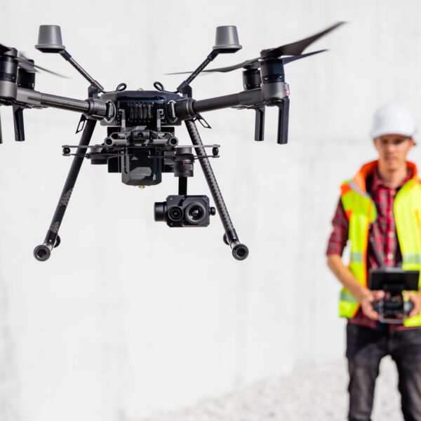 Rola dronów w nowoczesnej motoryzacji: Od inspekcji fabryk do dostaw części.