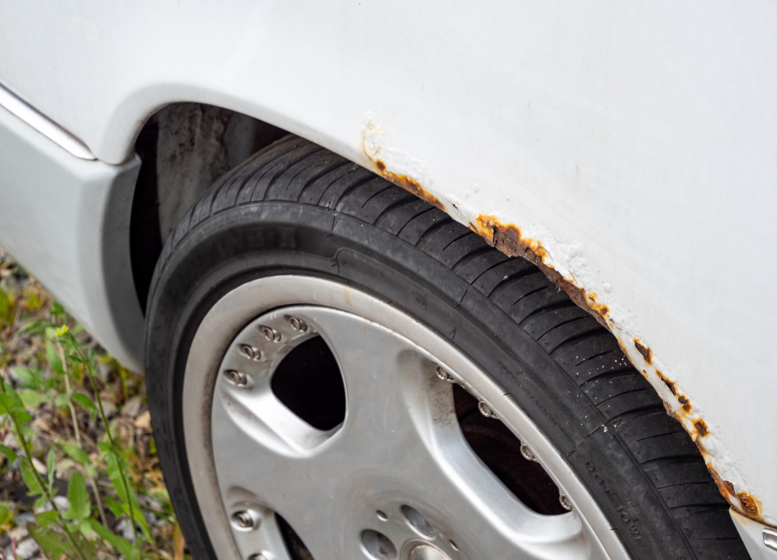 Jakie są najlepsze zabezpieczenia antykorozyjne do samochodów?